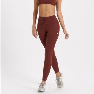 NWOT Vuori Daily Leggings, large, brick, never worn